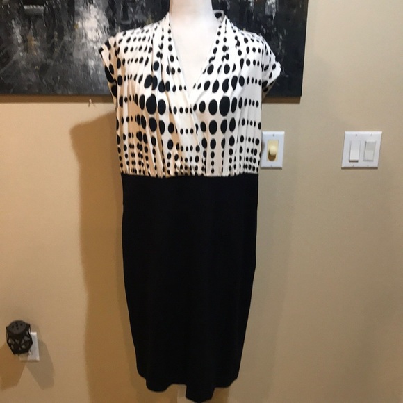 Alfani Black and White Polka Dot Empire Waist Pleated V Neckline Dress-Size 16 - Picture 1 of 10